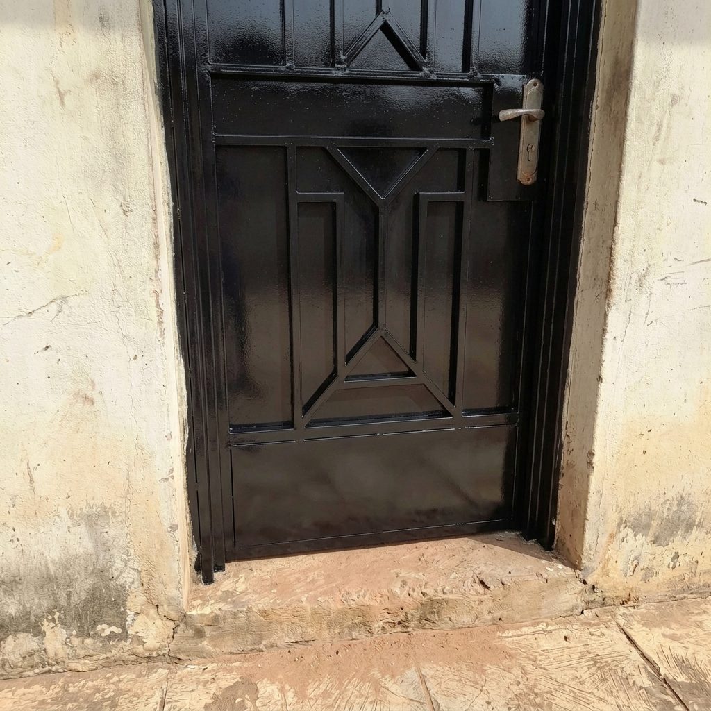 Same door in deep, shiny gloss black